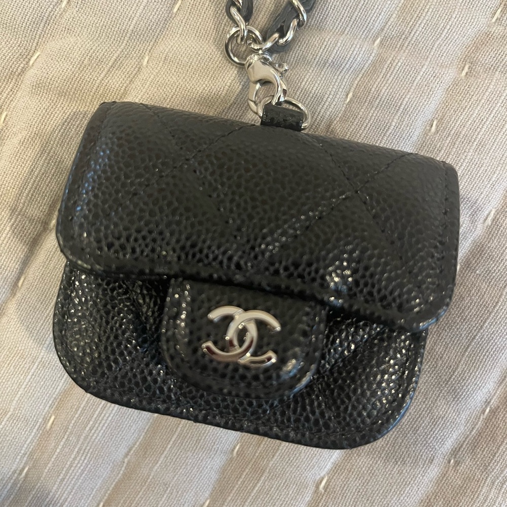 Chanel Airpod Pro Case black quilted leathet